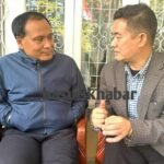 मेलम्ची खानेपानीको अवरोध हटाउन हेलम्बु गाउँपालिकाका अध्यक्षलाई मन्त्री घिसिङकाे आग्रह